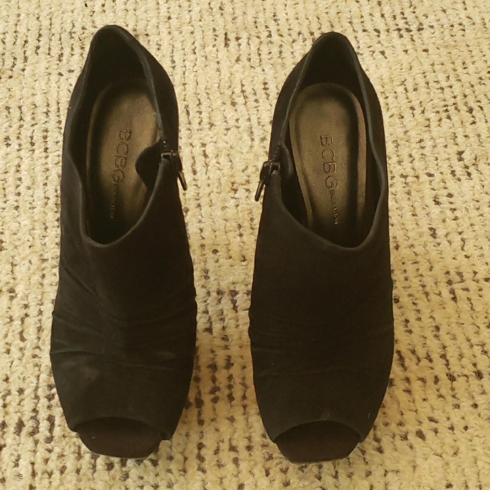 BCBG black bootie